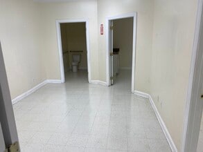 646 Sunset Blvd, West Columbia, SC à louer Photo du bâtiment- Image 1 de 2