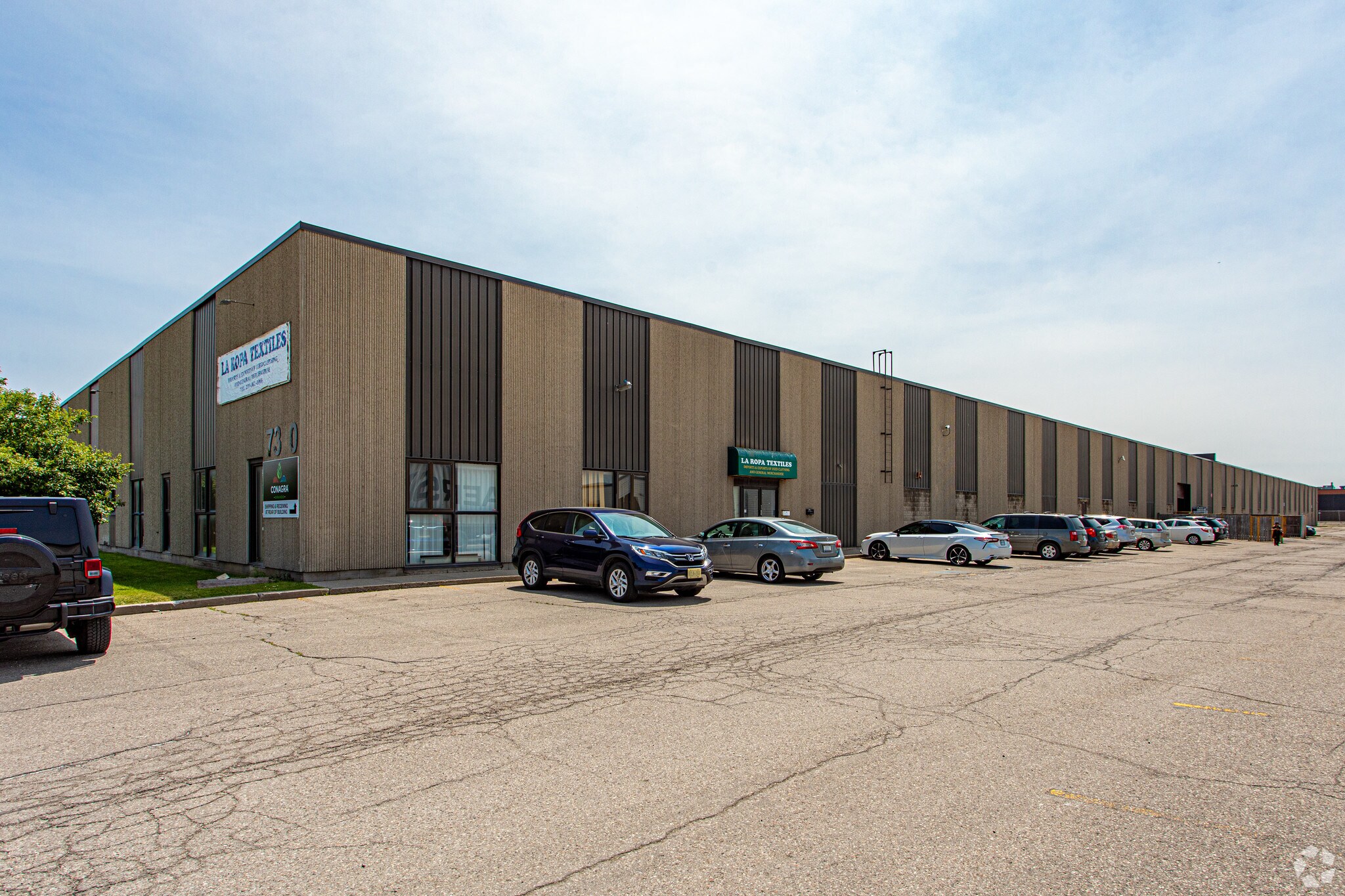 7300 Torbram Rd, Mississauga, ON à vendre Photo principale- Image 1 de 1