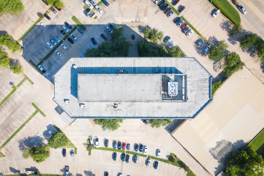 2431 E 61st St, Tulsa, OK for lease - Aerial - Image 3 of 25