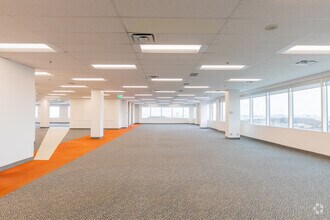 5800 Hurontario St, Mississauga, ON for lease Interior Photo- Image 2 of 17