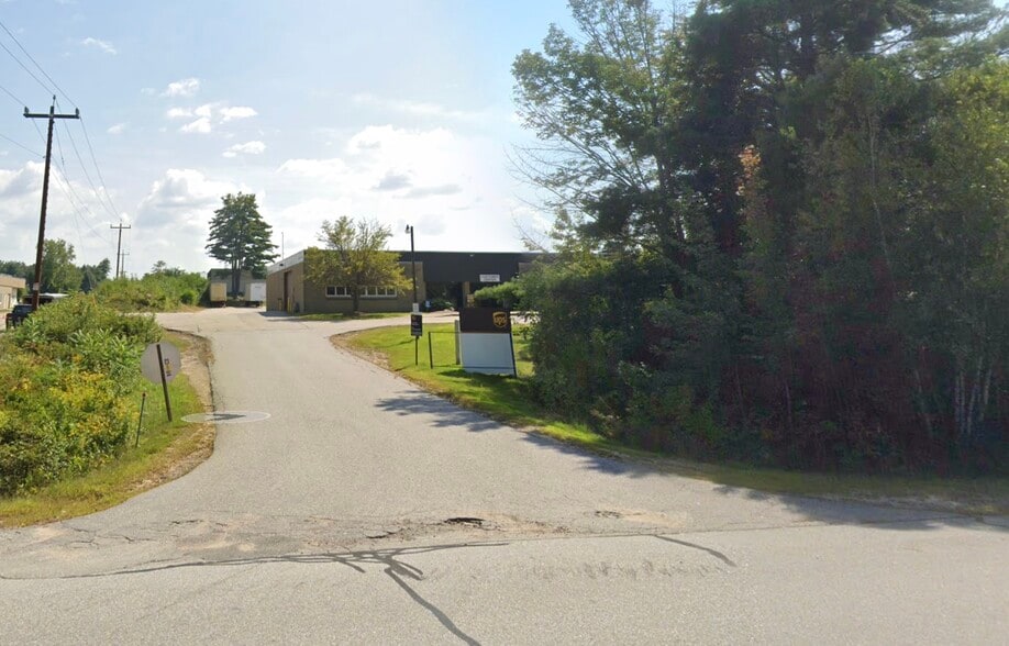 28 Lexington Dr, Laconia, NH for lease - Building Photo - Image 2 of 7