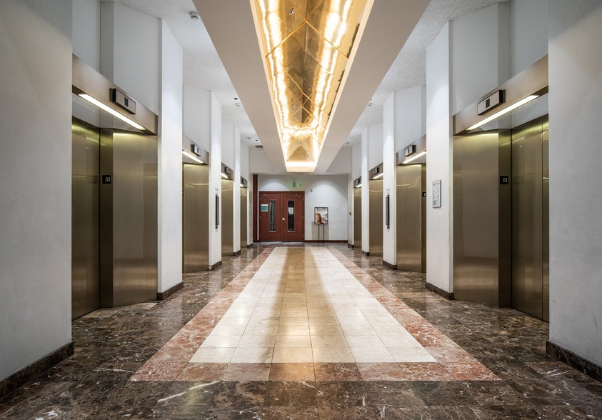 3550 Wilshire Blvd, Los Angeles, CA à louer - Hall d’entrée - Image 3 de 16