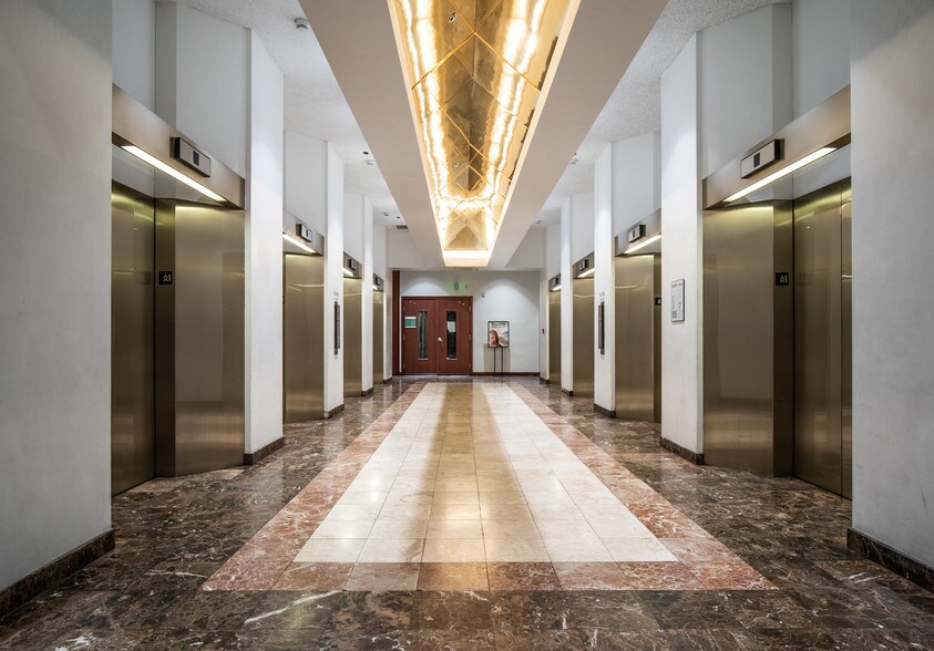 3550 Wilshire Blvd, Los Angeles, CA à louer - Photo intérieure - Image 3 de 18