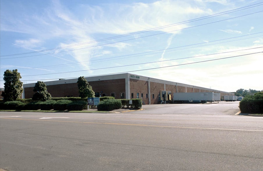 6674-6698 Fleet Dr, Alexandria, VA for lease - Building Photo - Image 2 of 18