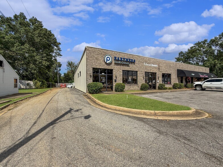 514 Hargrove Rd E, Tuscaloosa, AL à louer - Photo du bâtiment - Image 2 de 6
