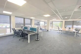 Rue D'Orleans, Saint-Cloud for lease Interior Photo- Image 2 of 7