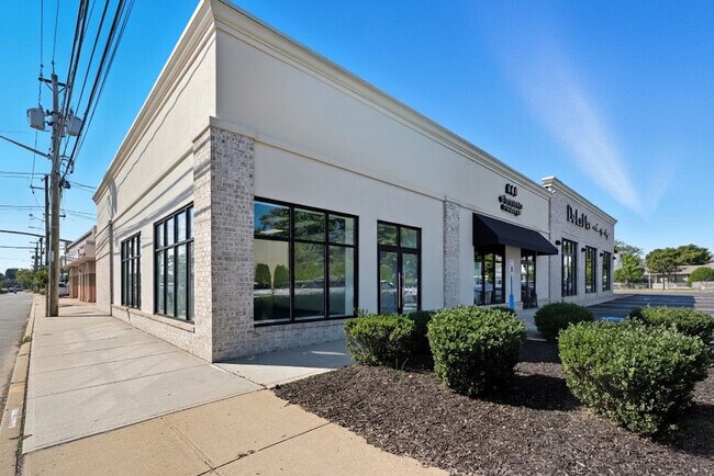 More details for 2437 Merrick Rd, Bellmore, NY - Retail for Lease