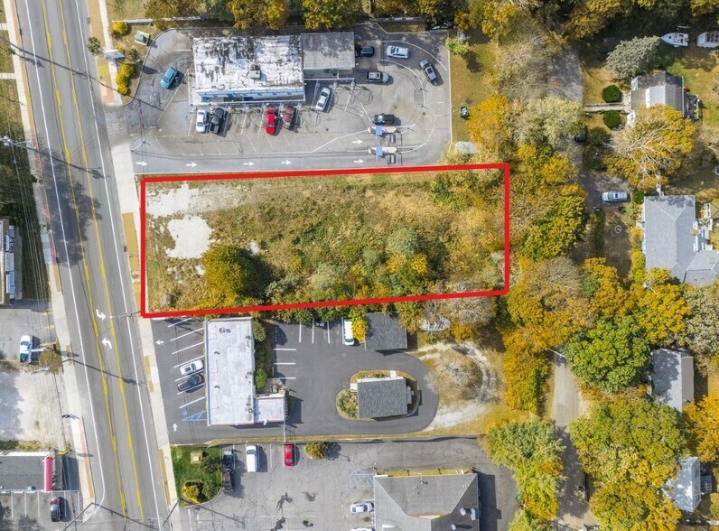 1467 Montauk Hwy, Mastic, NY à louer - Photo du bâtiment - Image 1 de 4