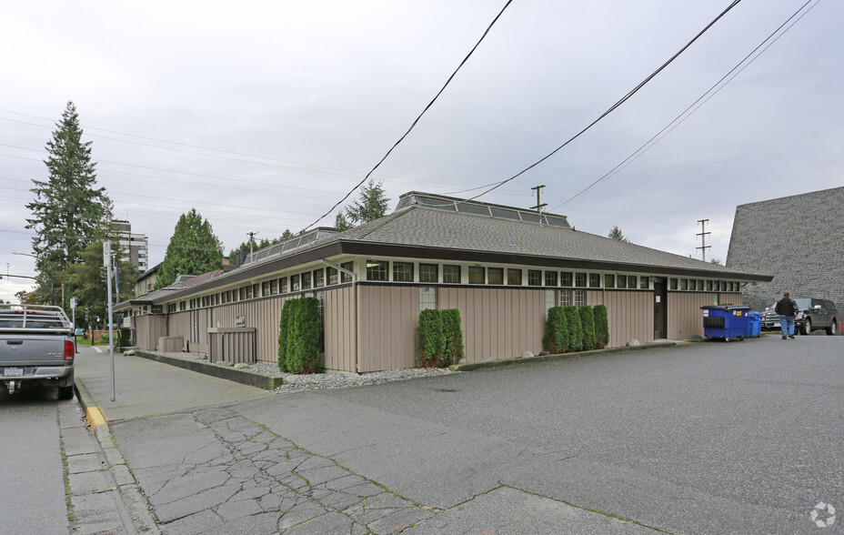 22195 Dewdney Trunk Rd, Maple Ridge, BC for sale - Building Photo - Image 3 of 11