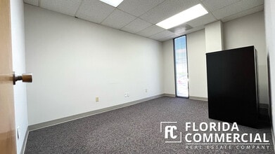 900 SE Federal Hwy, Stuart, FL for lease Interior Photo- Image 1 of 7