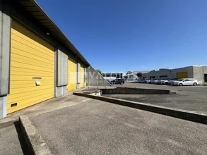9 Rue De La Perlerie, Vaulx-en-Velin for lease Building Photo- Image 2 of 6