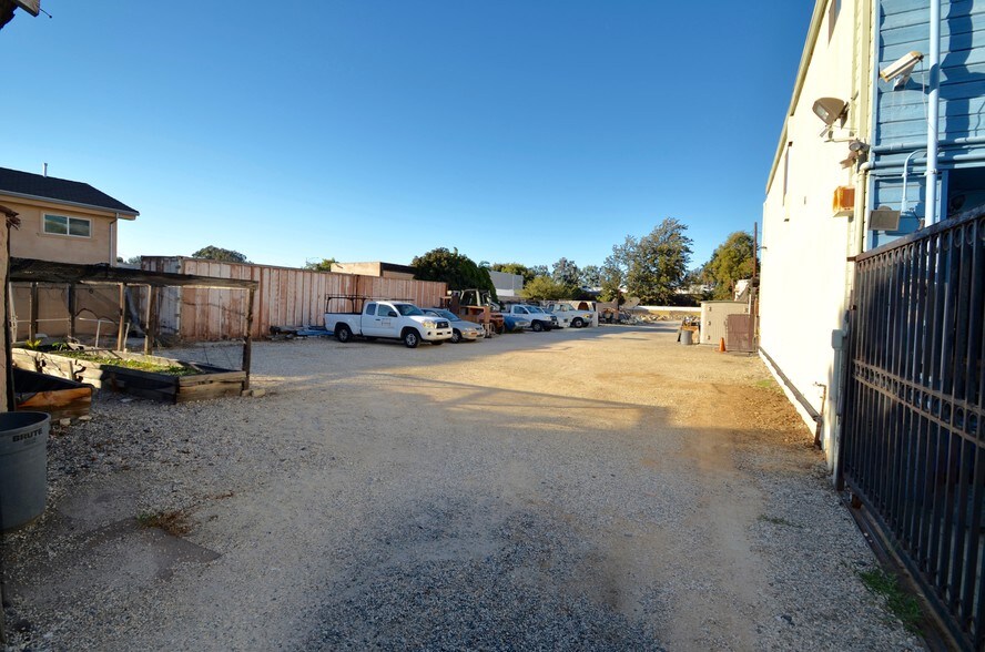 1051 W 190th St, Gardena, CA à vendre - Photo du bâtiment - Image 3 de 6