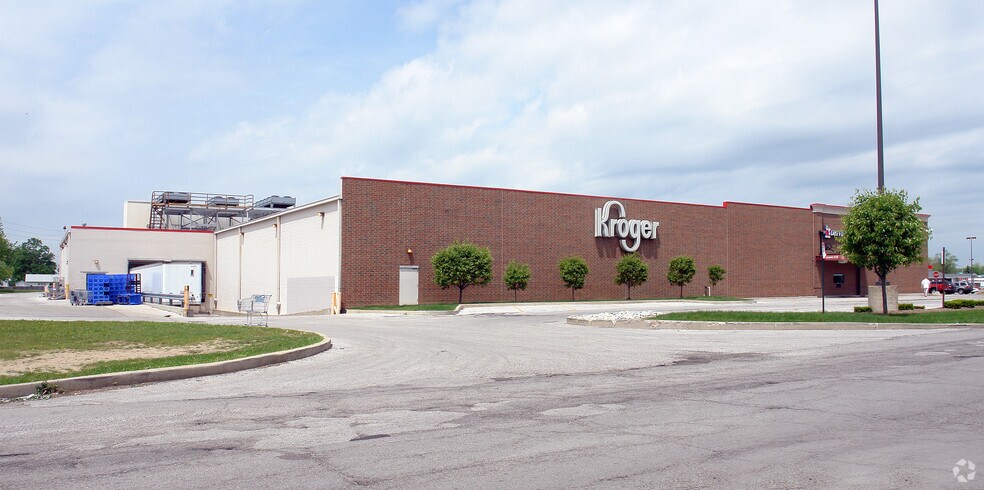 4215 E 10th St, Indianapolis, IN à louer - Photo du bâtiment - Image 3 de 5