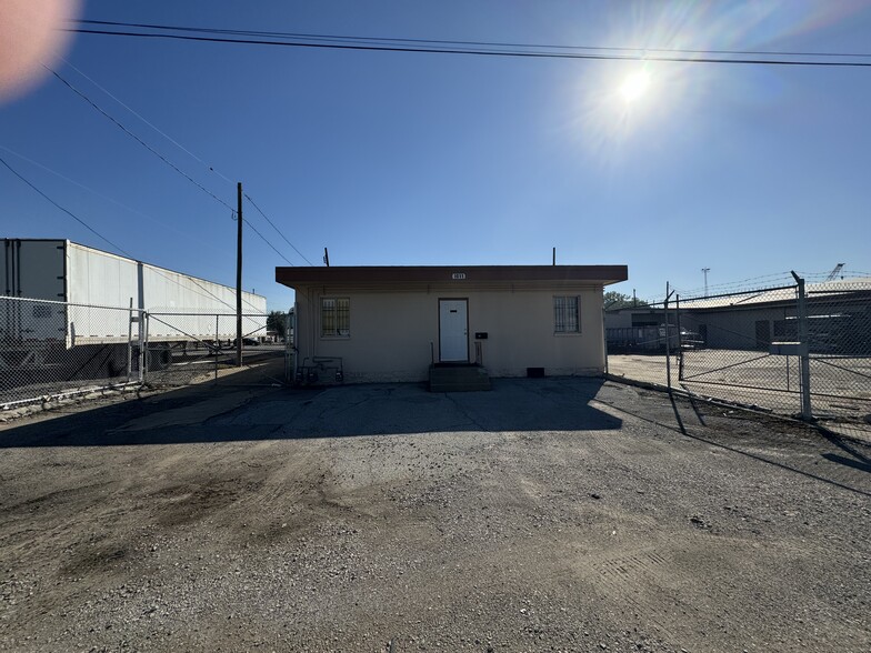 1011 S 10th St, Kansas City, KS for sale - Building Photo - Image 3 of 6