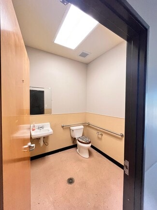 Plus de détails pour 21732 Provincial Blvd, Katy, TX - Industriel à vendre