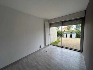 Plus de détails pour Commerce de détail à louer