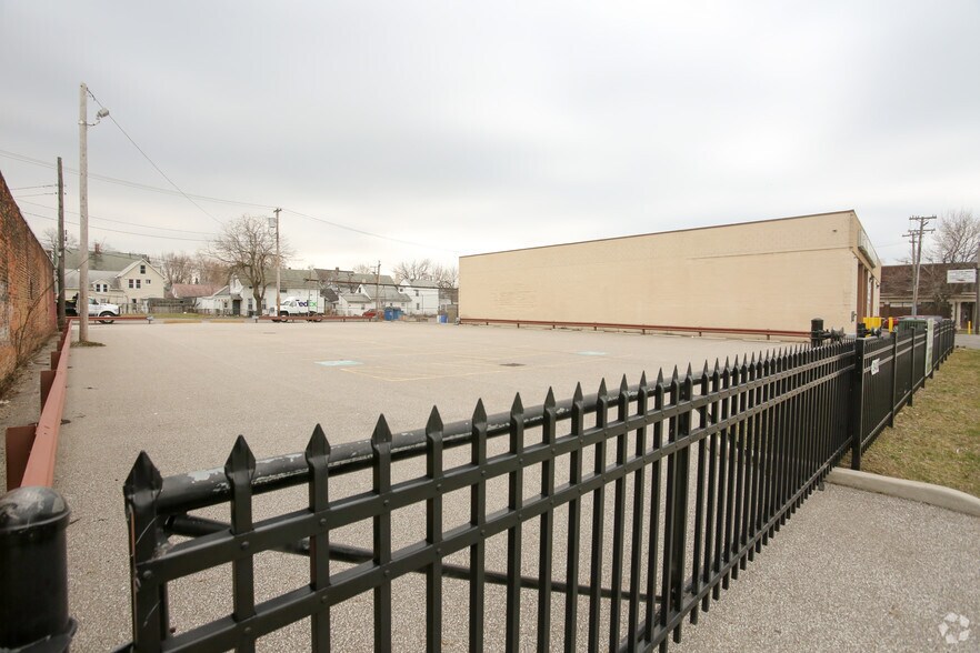 3432 Superior Ave E, Cleveland, OH à vendre - Photo du bâtiment - Image 2 de 2