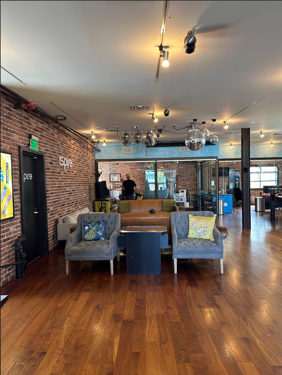 1410 Abbot Kinney Blvd, Venice, CA for lease Interior Photo- Image 1 of 6