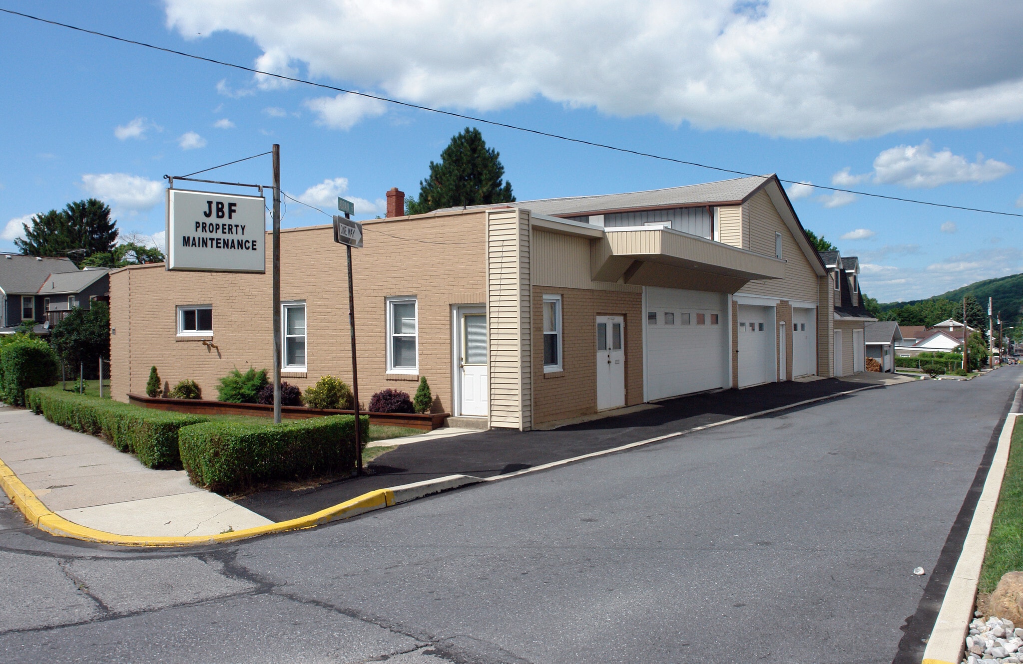 123 S 4th St, Emmaus, PA for lease Primary Photo- Image 1 of 3