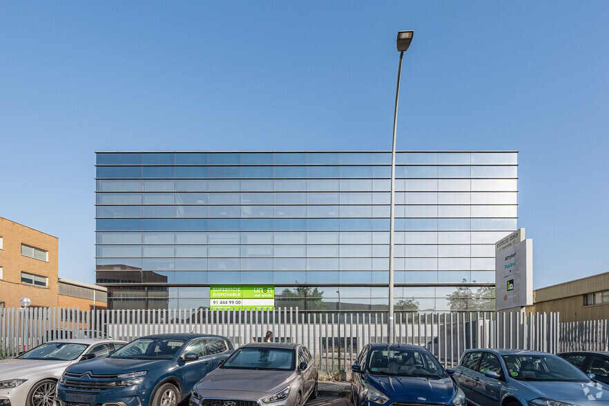 Calle Sepúlveda, 17, Alcobendas, Madrid à louer - Photo du bâtiment - Image 2 de 3
