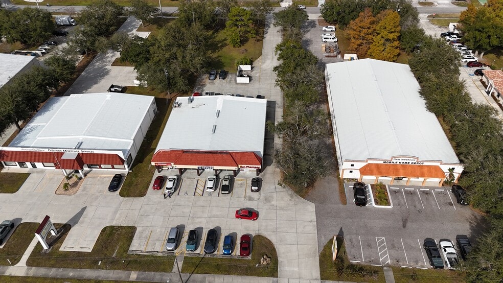 1214 E Venice Ave, Venice, FL à louer - Photo principale - Image 1 de 19