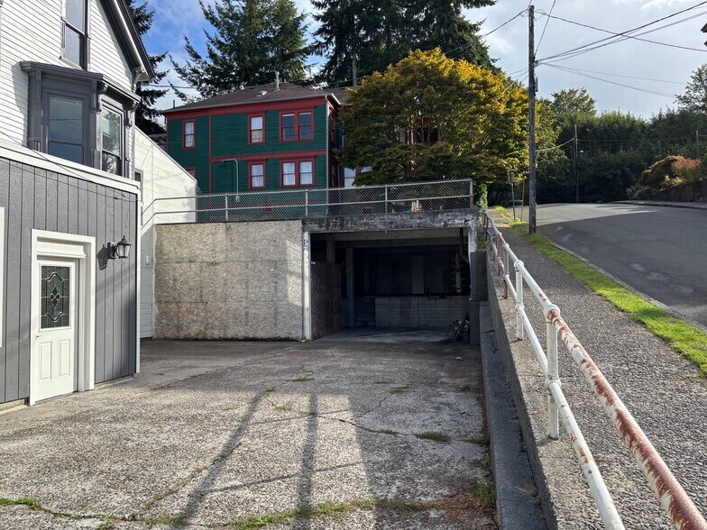 1213 Franklin Ave, Astoria, OR à louer - Photo du bâtiment - Image 3 de 3