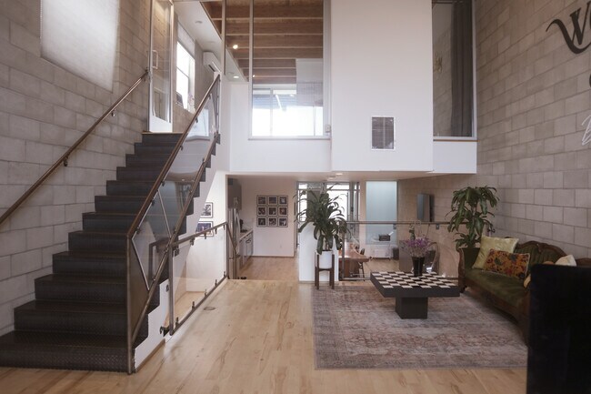 Plus de détails pour 6615-6621 Melrose Ave, Los Angeles, CA - Bureau à louer