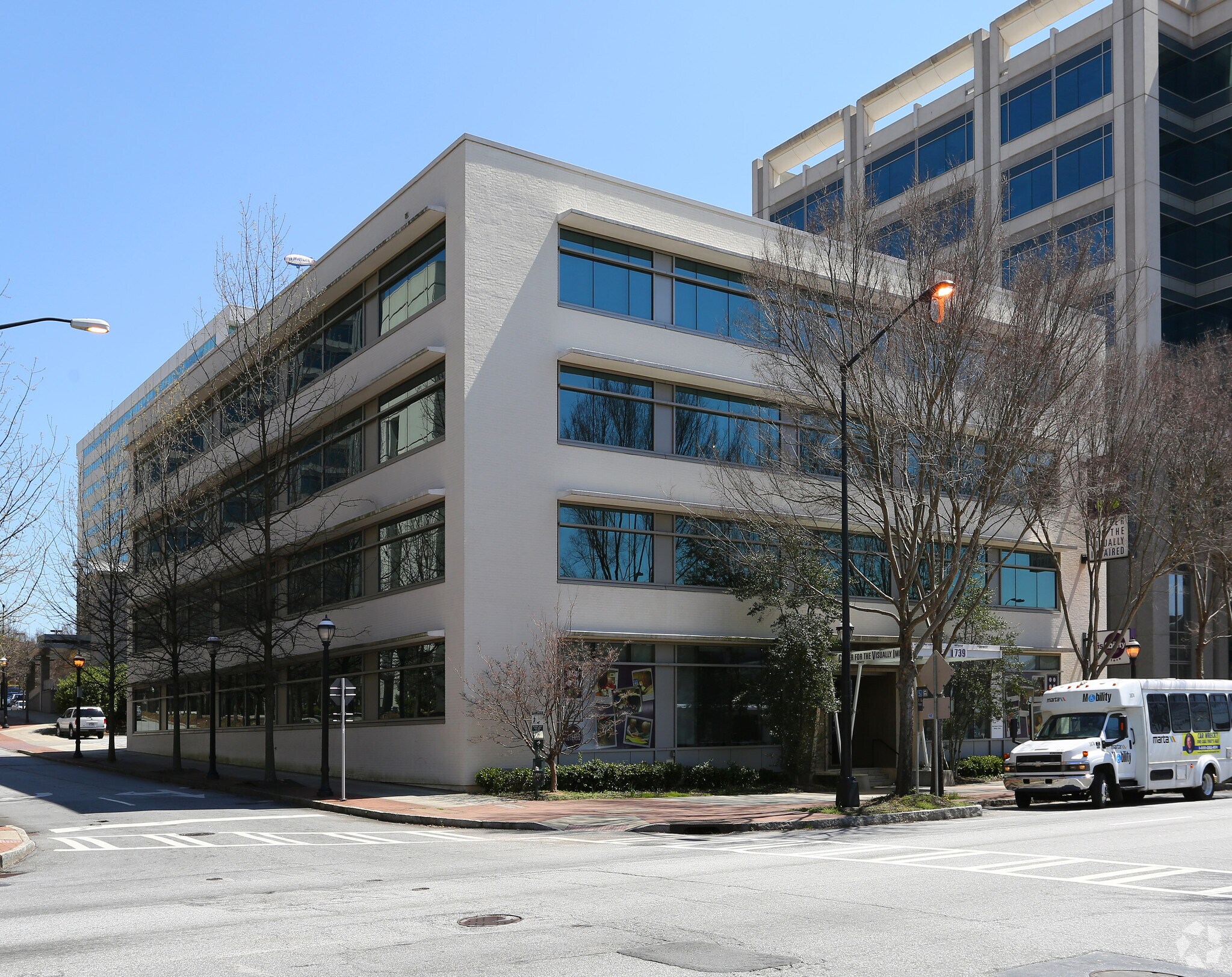 739 W Peachtree St NW, Atlanta, GA à louer Photo principale- Image 1 de 4