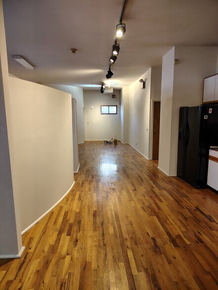 2059 W Grand Ave, Chicago, IL à louer - Photo intérieure - Image 3 de 10