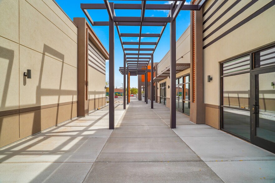 403 Executive Center Blvd, El Paso, TX à louer - Photo du bâtiment - Image 2 de 24