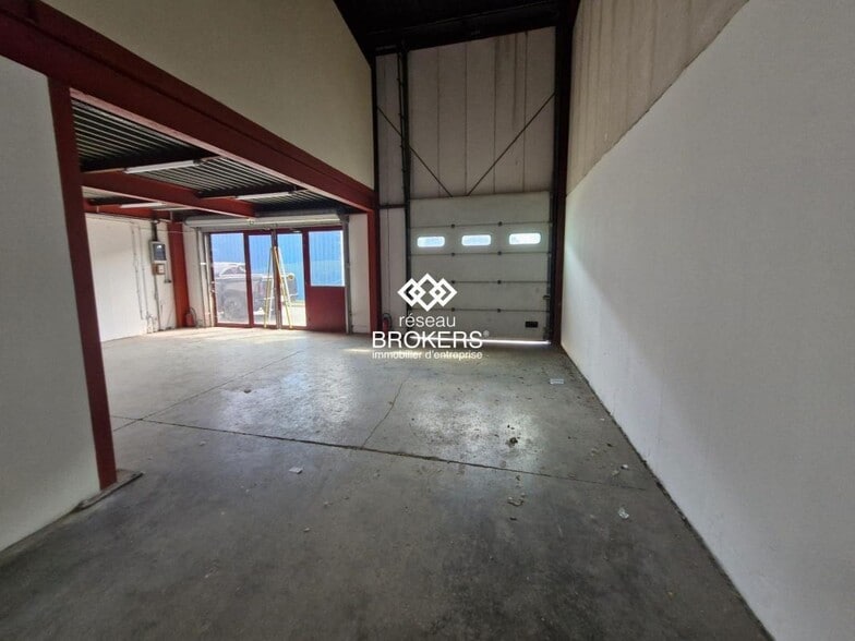 Industrial in Champigny Sur Marne for lease - Interior Photo - Image 2 of 6