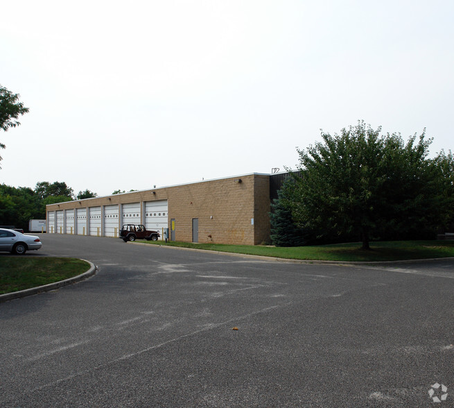 1064 Industrial Dr, West Berlin, NJ for sale - Primary Photo - Image 1 of 1