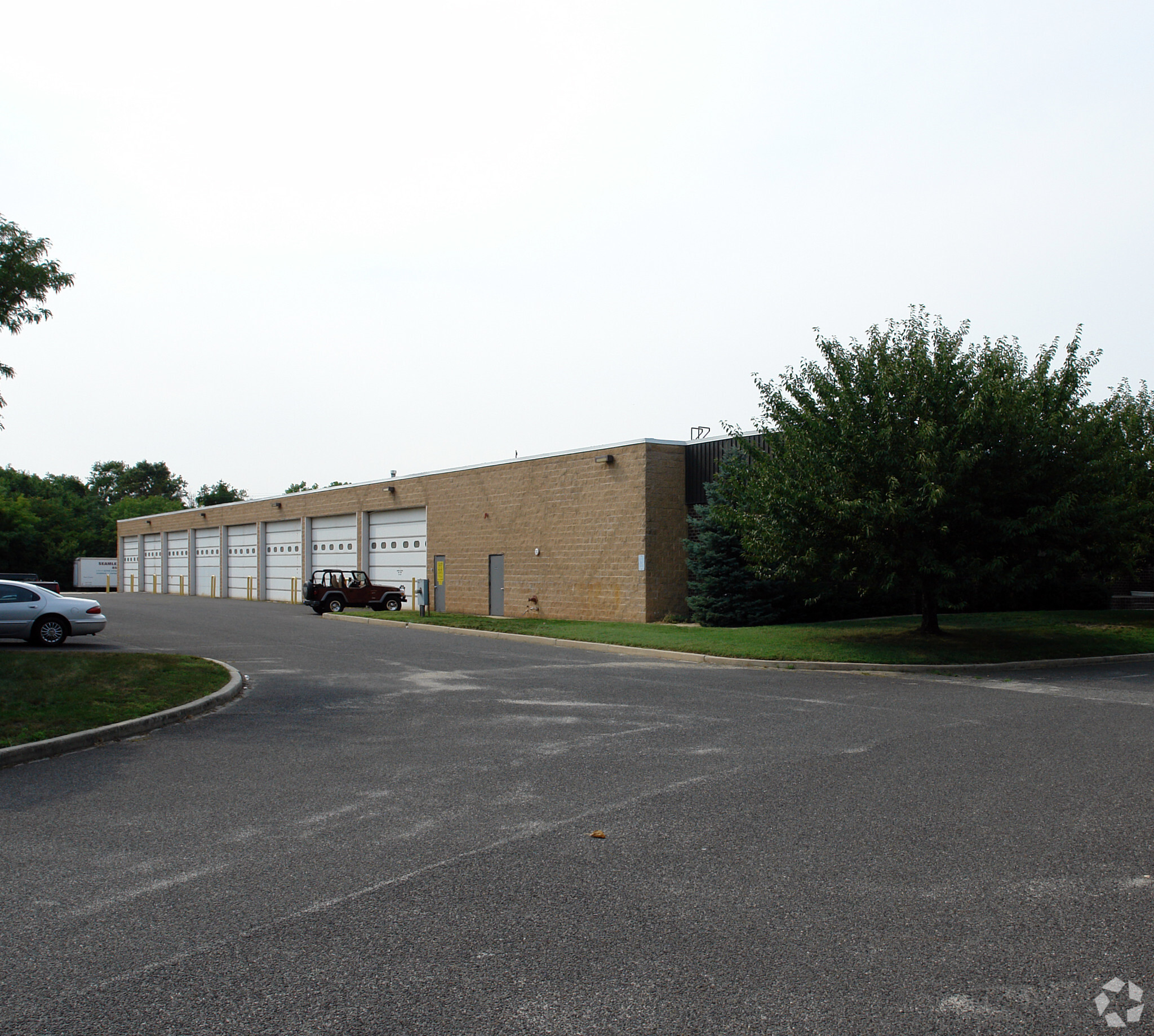 1064 Industrial Dr, West Berlin, NJ for sale Primary Photo- Image 1 of 1