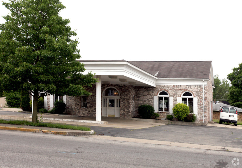 809 E 8th St, Anderson, IN for sale - Primary Photo - Image 1 of 2