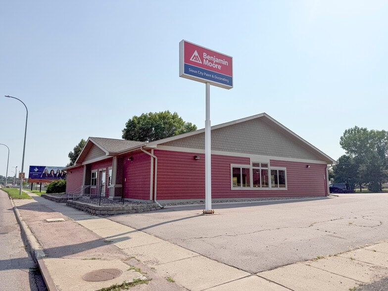 1625 Hamilton Blvd, Sioux City, IA for lease - Primary Photo - Image 1 of 1
