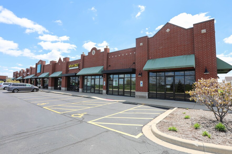 1037-1061 W Orchard Rd, North Aurora, IL à louer - Photo du bâtiment - Image 2 de 11