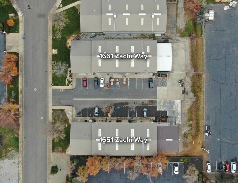 1651 & 1661 Zachi Way portefeuille de 2 propriétés à vendre sur LoopNet.ca - Photo du bâtiment - Image 2 de 16