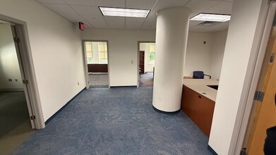2400 Reading Rd, Cincinnati, OH for lease Interior Photo- Image 1 of 11