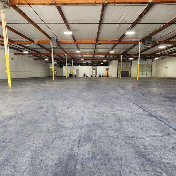 1233 W Geneva Dr, Tempe, AZ à louer - Photo du bâtiment - Image 2 de 10