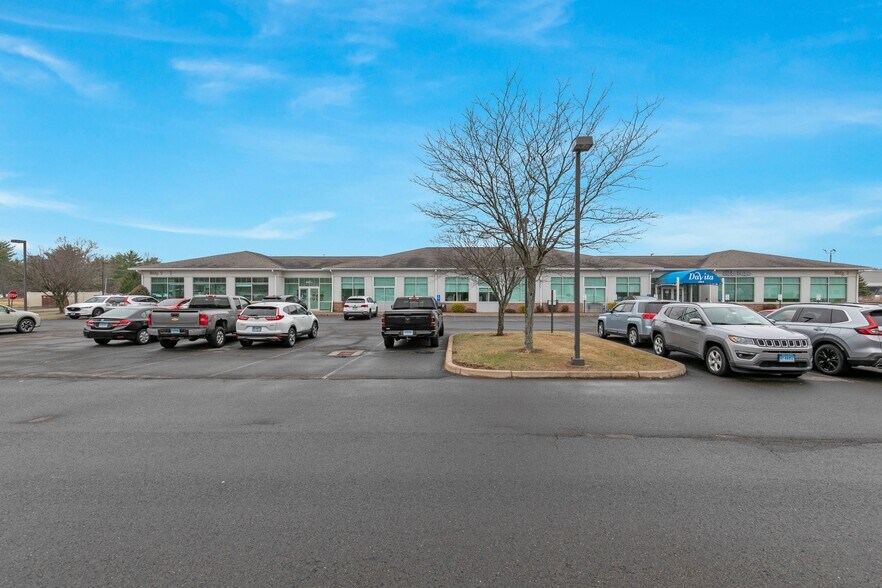 445-445A Willard Ave, Newington, CT à louer - Photo du bâtiment - Image 3 de 18
