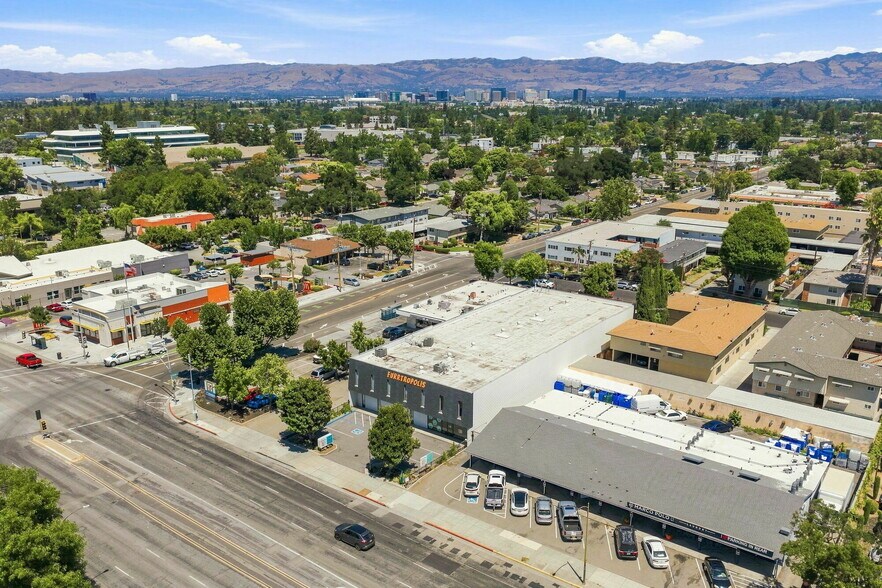 902 S Bascom Ave, San Jose, CA à louer - Photo du bâtiment - Image 2 de 36
