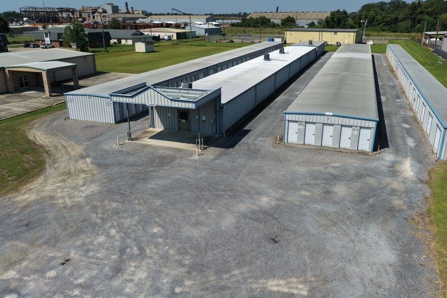 A Cajun Mini Storage Portfolio (5) portfolio of 5 properties for sale on LoopNet.ca - Building Photo - Image 3 of 38