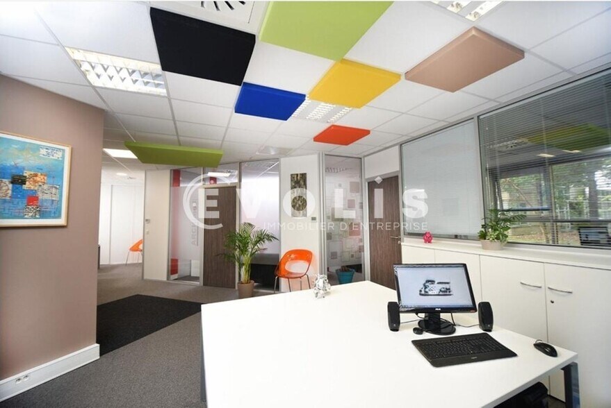 3 Avenue Léonard De Vinci, Pessac for sale - Building Photo - Image 2 of 5