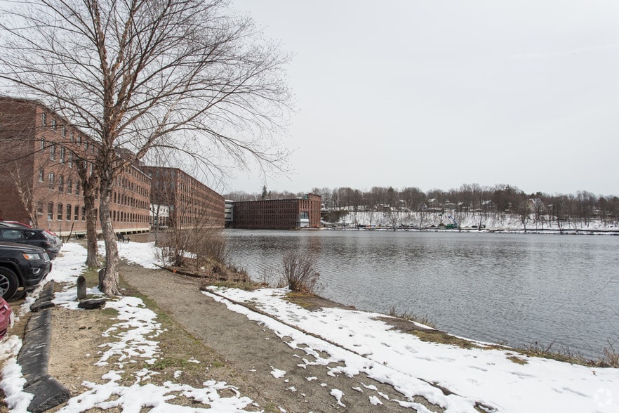 10 Mill St, Maynard, MA for lease - Building Photo - Image 3 of 8
