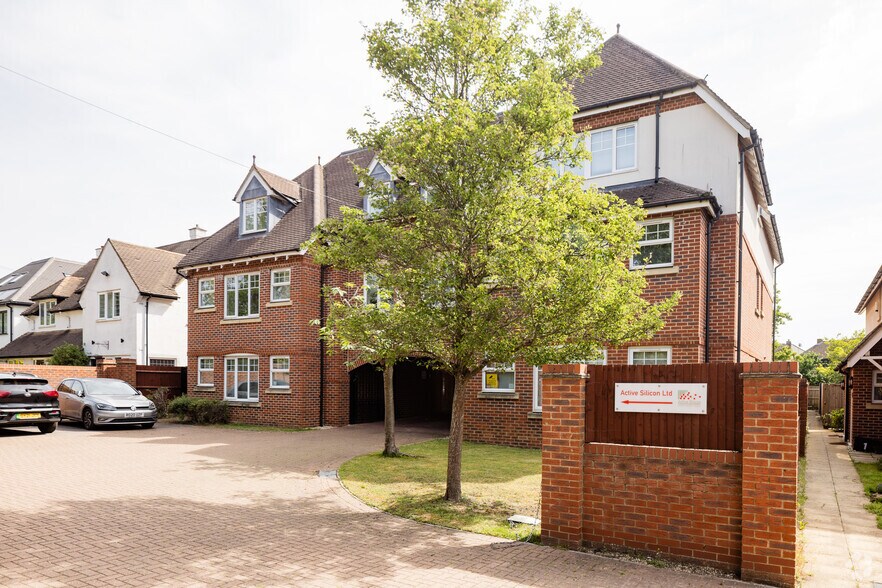 Bond Close, Iver à louer - Photo du bâtiment - Image 3 de 3