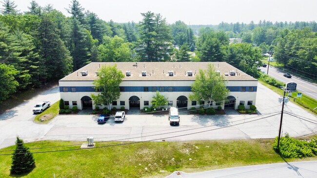 Plus de détails pour 35 Londonderry Tpke, Hooksett, NH - Local d'activités à louer