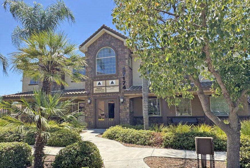 27174 Newport Rd, Menifee, CA à vendre - Photo du bâtiment - Image 3 de 7
