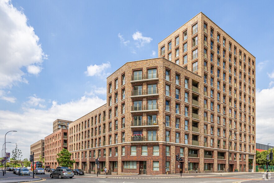 Atlantis Ave, Londres à vendre - Photo principale - Image 1 de 7