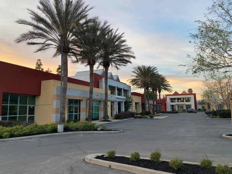 3361 Walnut Blvd, Brentwood, CA à louer - Photo du bâtiment - Image 1 de 5