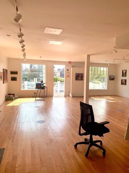 87 S Euclid Ave, Montauk, NY à louer - Photo intérieure - Image 2 de 5